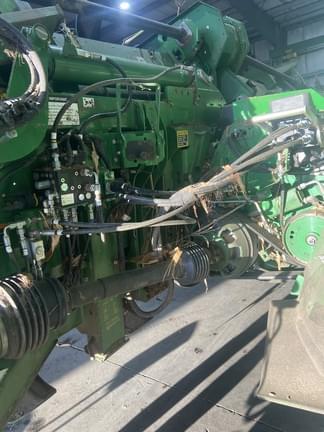 Image of John Deere C12F equipment image 4