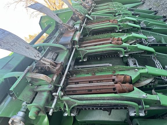 Image of John Deere C12F equipment image 3