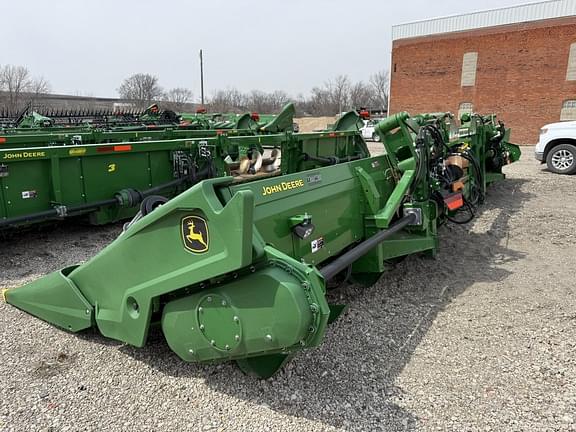 Image of John Deere C12F equipment image 2
