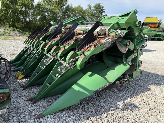 Image of John Deere C12F equipment image 1