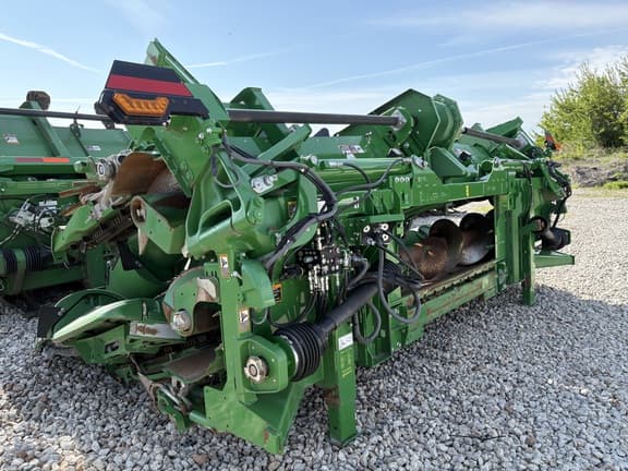 Image of John Deere C12F equipment image 2