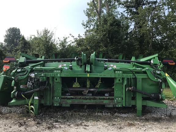 Image of John Deere C12F equipment image 2