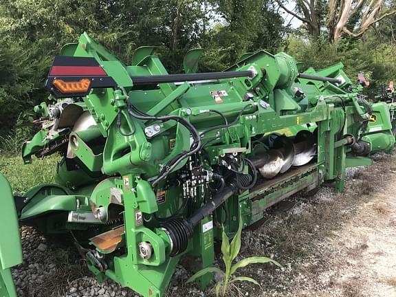 Image of John Deere C12F equipment image 3