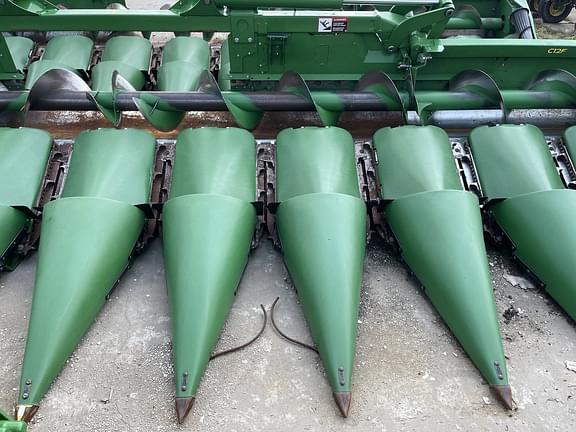 Image of John Deere C12F equipment image 2