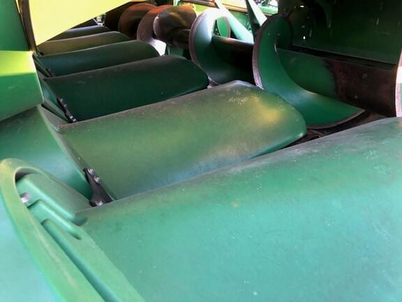 Image of John Deere C12F equipment image 4