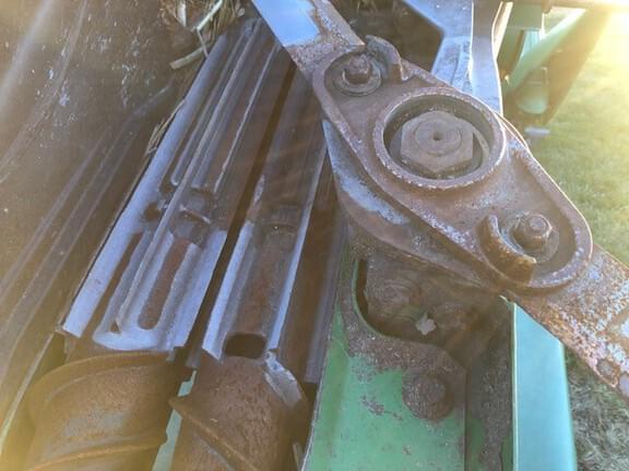 Image of John Deere C12F equipment image 3