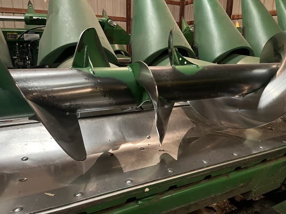 Image of John Deere C12F equipment image 4