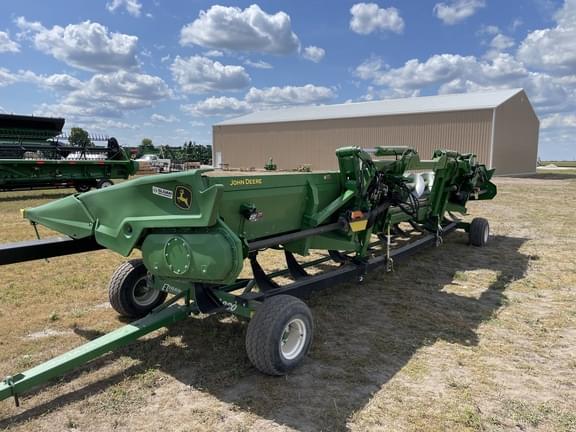 Image of John Deere C12F equipment image 3