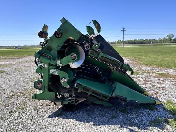 Image of John Deere C12F equipment image 3