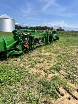 Image of John Deere C12F equipment image 2