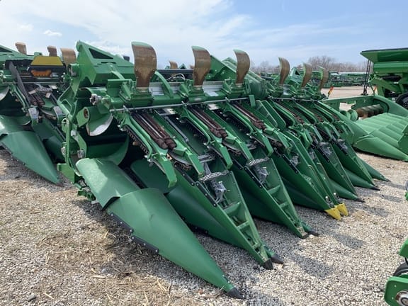 Main image John Deere C12F