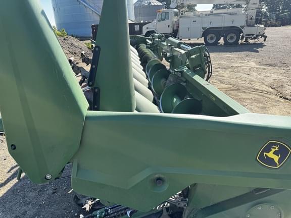Image of John Deere C12F equipment image 2