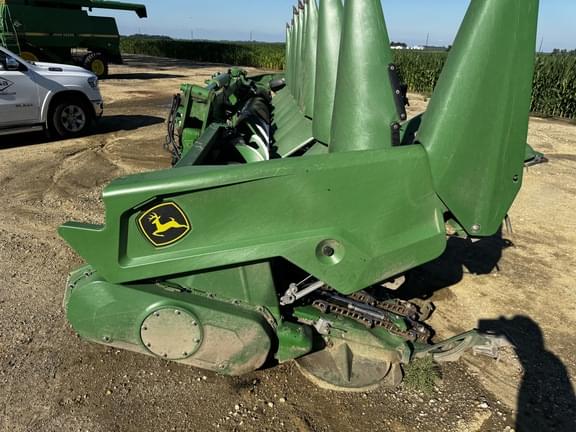 Image of John Deere C12F Primary image