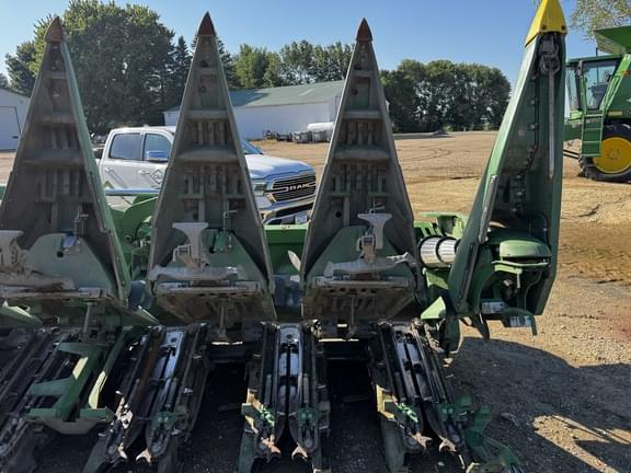 Image of John Deere C12F equipment image 4