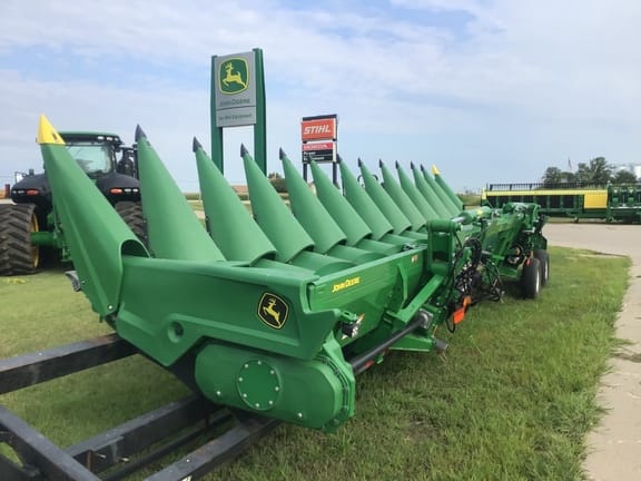 Main image John Deere C12F