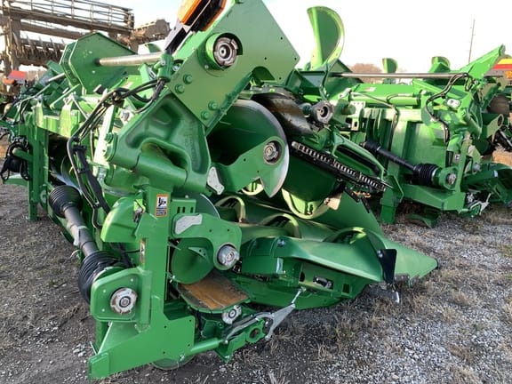 Main image John Deere C12F