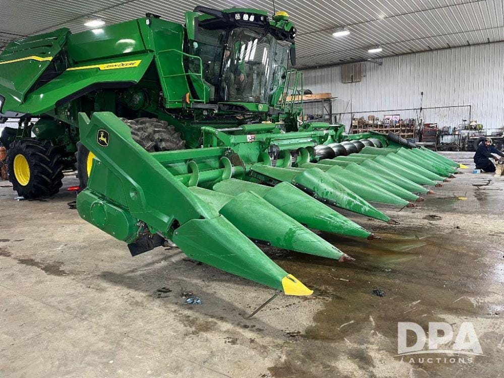 Main image John Deere C12F