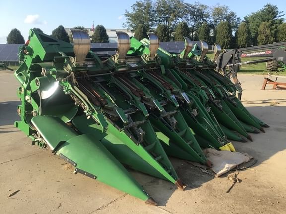 Main image John Deere C12F