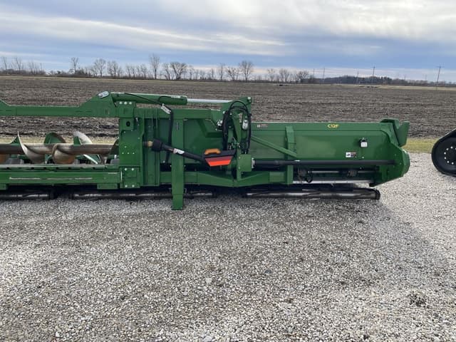 Image of John Deere C12F equipment image 4