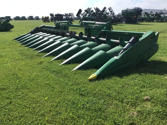 Image of John Deere C12F equipment image 3