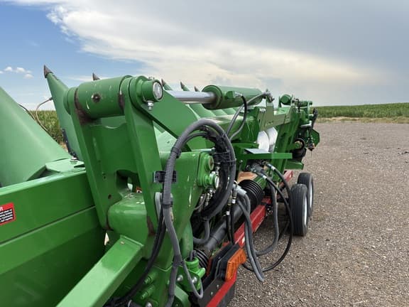Image of John Deere C12F equipment image 3