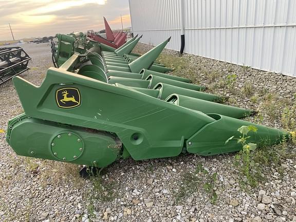 Image of John Deere C12F equipment image 1