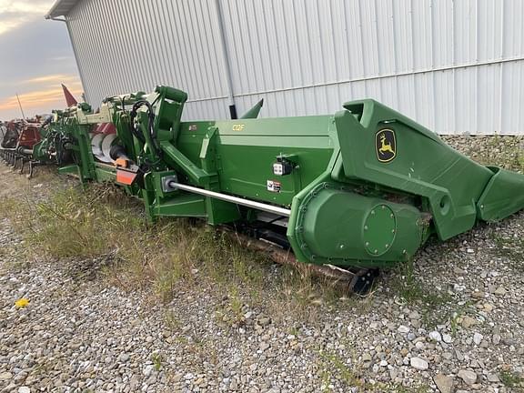 Image of John Deere C12F equipment image 2