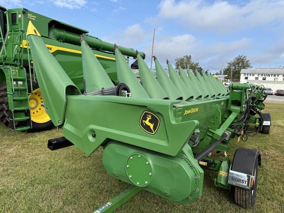 Image of John Deere C12F Primary image