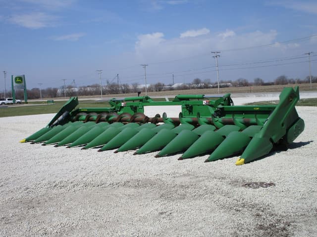 Image of John Deere C12F equipment image 2