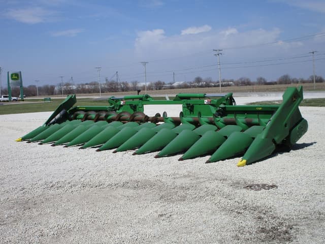 Image of John Deere C12F equipment image 1