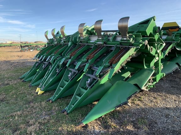 Main image John Deere C12F