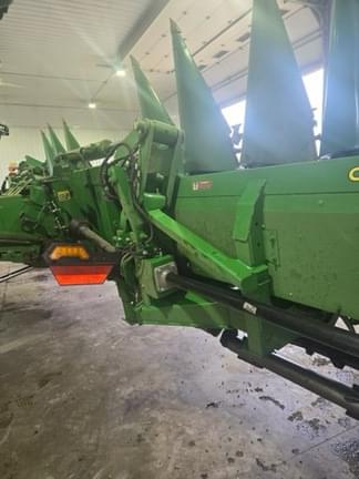 Image of John Deere C12F equipment image 3