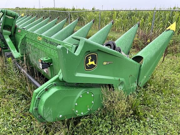 Image of John Deere C12F equipment image 1