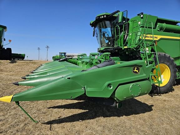 Image of John Deere C12F equipment image 1
