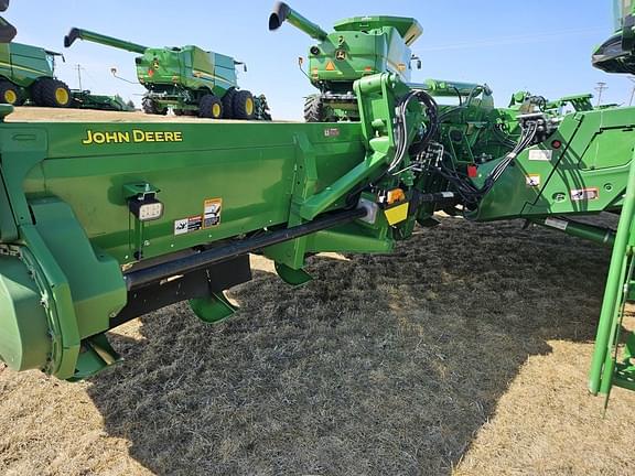 Image of John Deere C12F equipment image 2