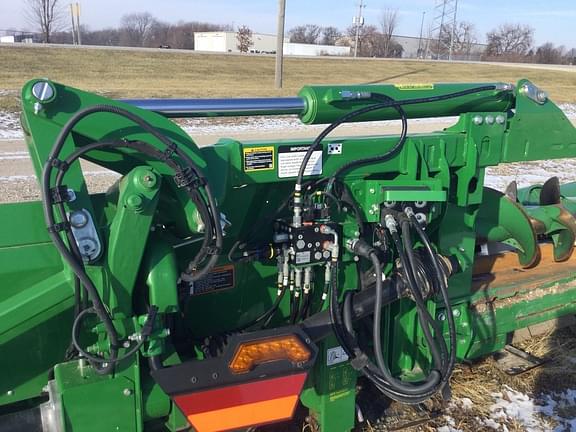 Image of John Deere C12F equipment image 3