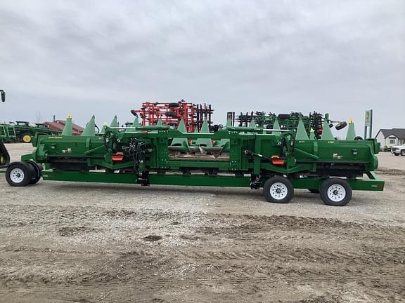Image of John Deere C12F equipment image 4