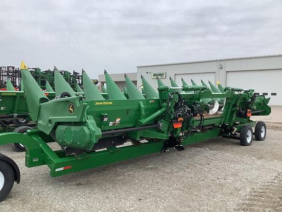Image of John Deere C12F equipment image 1