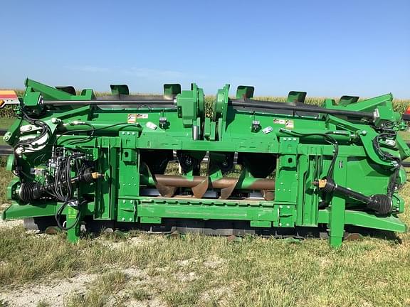 Image of John Deere C12F equipment image 4