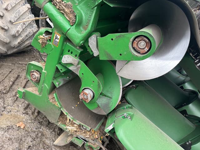 Image of John Deere C12F equipment image 1
