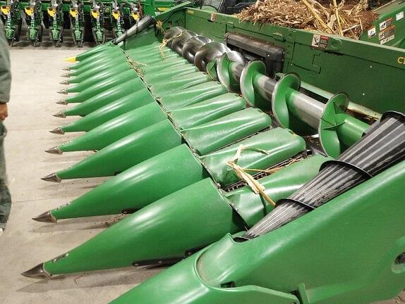 Image of John Deere C12R equipment image 3