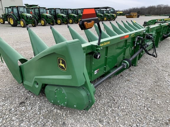 Main image John Deere C12R