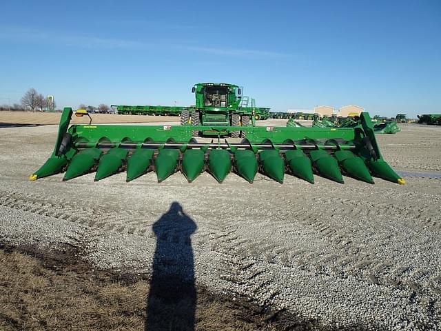 Image of John Deere C12R equipment image 2