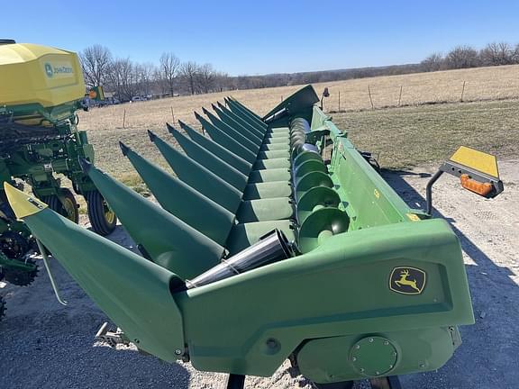 Image of John Deere C12R Primary image