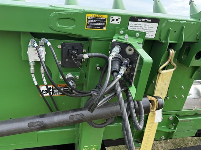 Image of John Deere C12R equipment image 4
