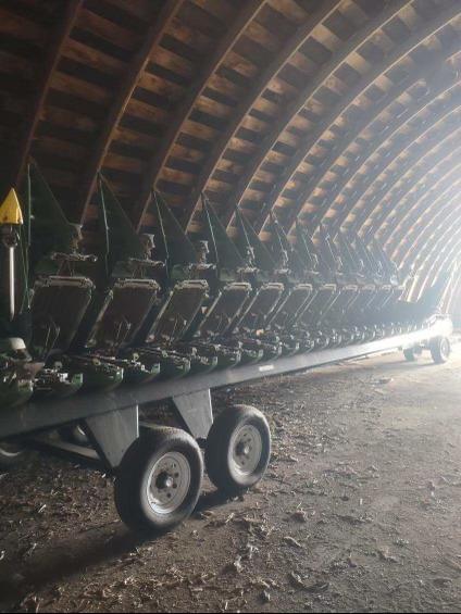 Image of John Deere C12R equipment image 3