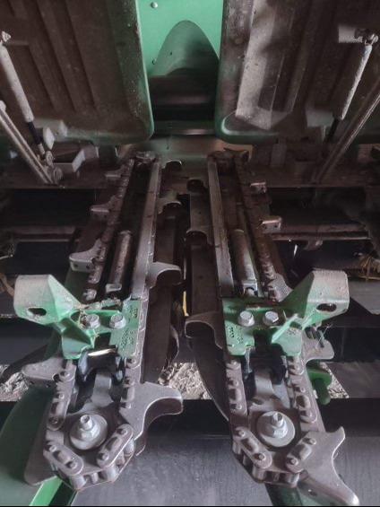 Image of John Deere C12R equipment image 4