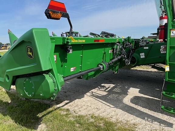 Image of John Deere C12R equipment image 3