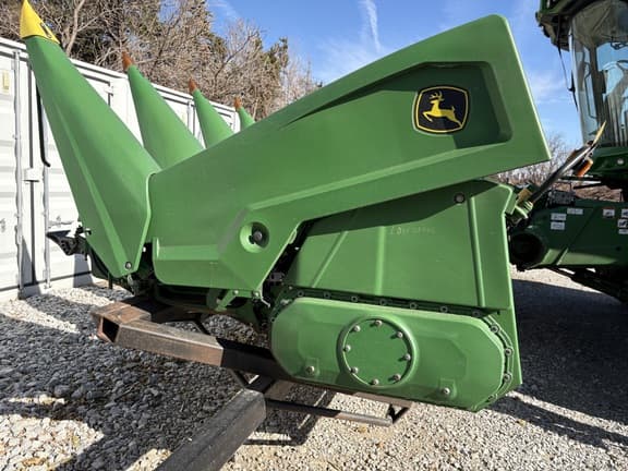 Image of John Deere C12R Primary image