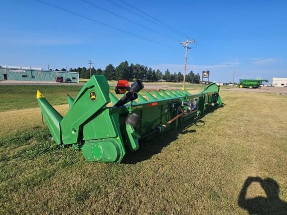Image of John Deere C12R equipment image 3